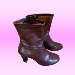 👢 Women's Aerosole Brown Boots - Size 5.5